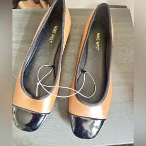 🆕 Nine West Women's Tan and Black Flats Sz 9 New w/o box